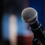 microfoon op achtergrond