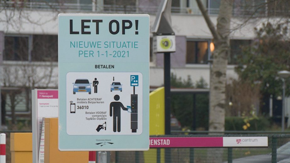 foto entree bord parlkeerterrein