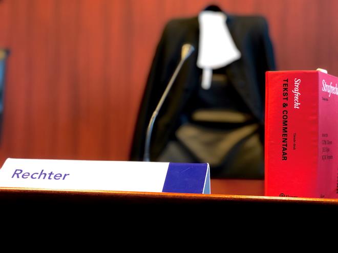 rechtbank wetboek strafrecht rechter