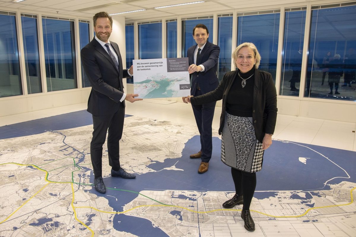 de jonge, en benw bouwnotitie overhandigen