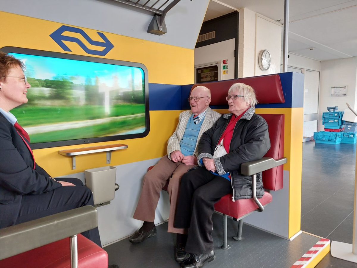 Zorgcentrum Buitenhaeghe opening conductrice en meneer Staasen 3